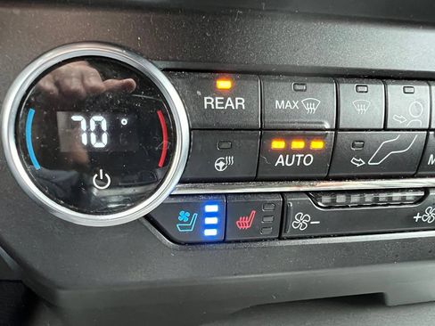 Used 2020 Ford Expedition XLT w/ Equipment Group 202A AWD/4WD image 51