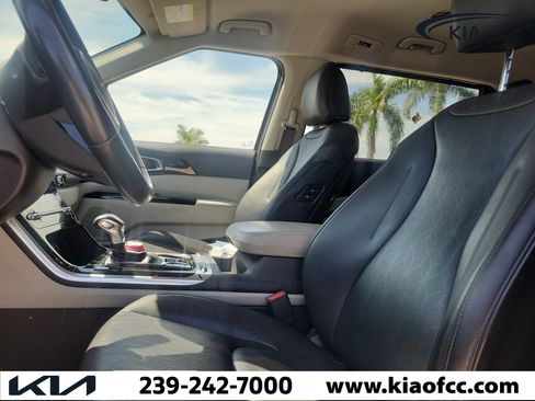 Certified 2023 Kia Carnival SX FWD image 21