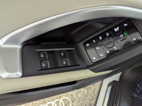 Certified 2025 Audi Q5 Premium Plus w/ Premium Plus AWD/4WD image 27