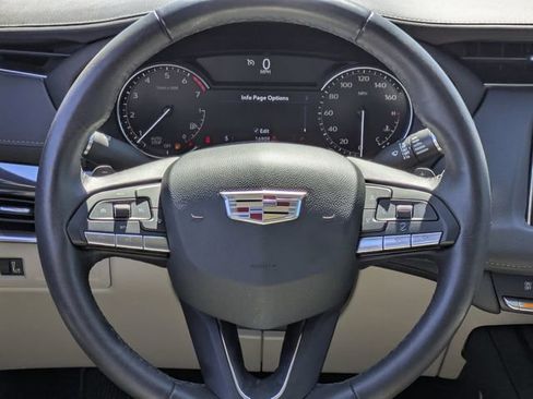 Used 2023 Cadillac XT4 Luxury image 18