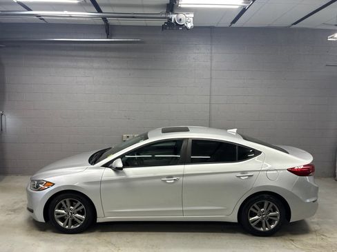 Used 2018 Hyundai Elantra Value Edition w/ Cargo Package FWD image 31