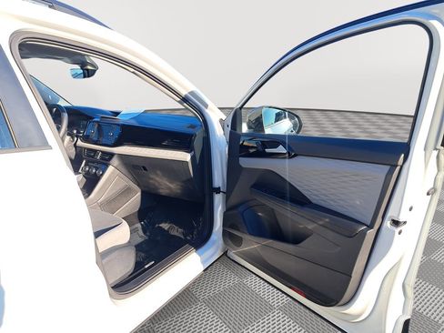 Used 2024 Volkswagen Taos S image 17