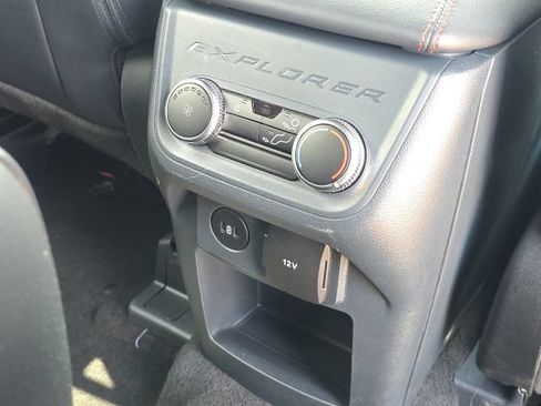 Used 2025 Ford Explorer ST-Line w/ ST-Line Street Pack AWD/4WD image 21