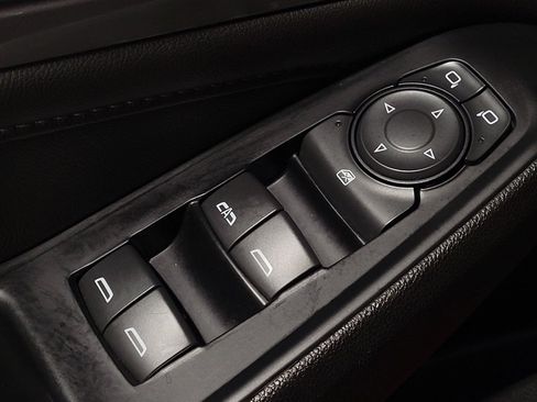 Used 2023 Chevrolet Traverse LT image 27