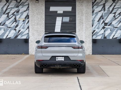 Used 2021 Porsche Cayenne S image 13