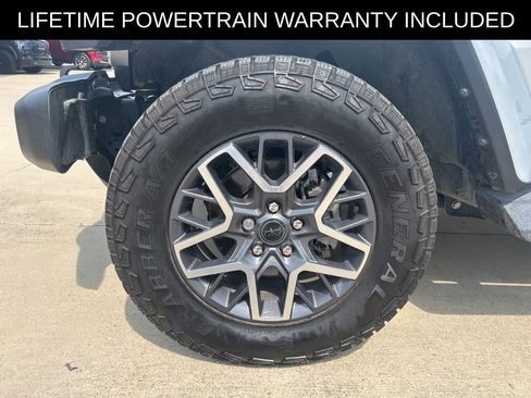 Used 2024 Jeep Wrangler Unlimited Sahara w/ Technology Group AWD/4WD image 4