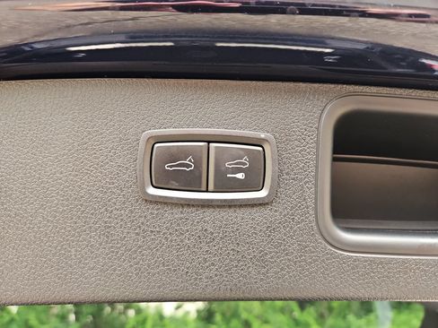 Certified 2021 Porsche Macan w/ Premium Package Plus AWD/4WD image 26