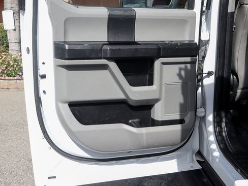 Used 2017 Ford F550 2WD Crew Cab Super Duty image 39