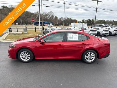 Used 2025 Toyota Camry LE image 2
