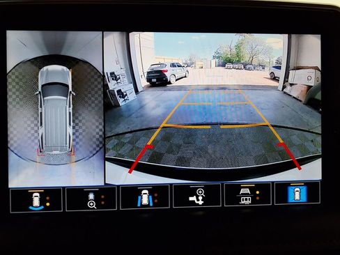 Used 2021 Chevrolet Tahoe RST w/ Luxury Package image 12