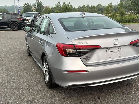 Used 2023 Honda Civic LX image 9