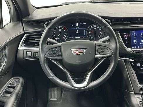 Used 2022 Cadillac XT6 Premium Luxury w/ LPO, ONYX Package image 12