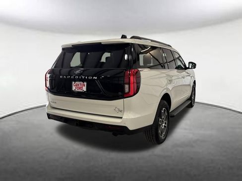 New 2026 Ford Expedition Active image 5