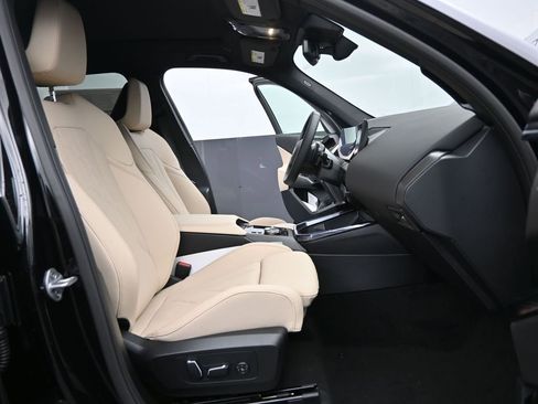 Used 2025 BMW X3 xDrive30i w/ Premium Package image 19