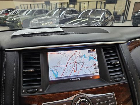 Used 2015 INFINITI QX80 4WD w/ Deluxe Technology Package image 34