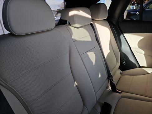 New 2026 Mercedes-Benz GLC 300 image 12