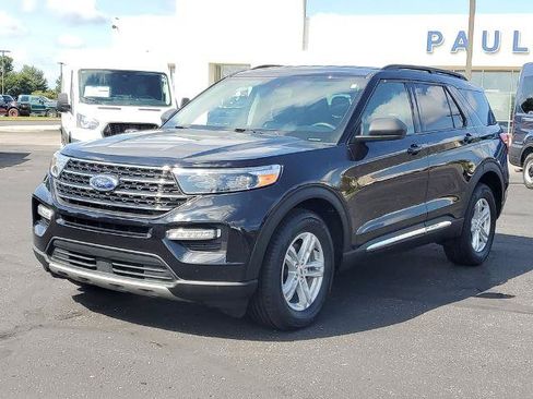 Certified 2024 Ford Explorer XLT w/ Equipment Group 202A AWD/4WD image 2