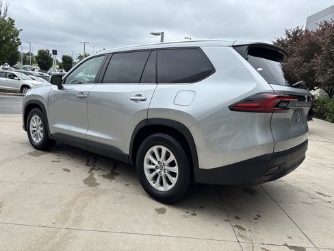 Used 2025 Toyota Grand Highlander FWD image 7