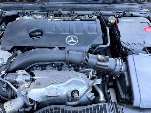Used 2022 Mercedes-Benz CLA 250 4MATIC image 9