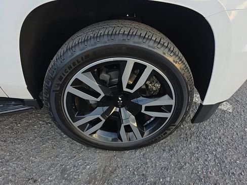 Used 2019 Chevrolet Tahoe Premier AWD/4WD image 10