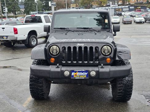 Used 2012 Jeep Wrangler Unlimited Rubicon w/ Connectivity Group AWD/4WD image 8
