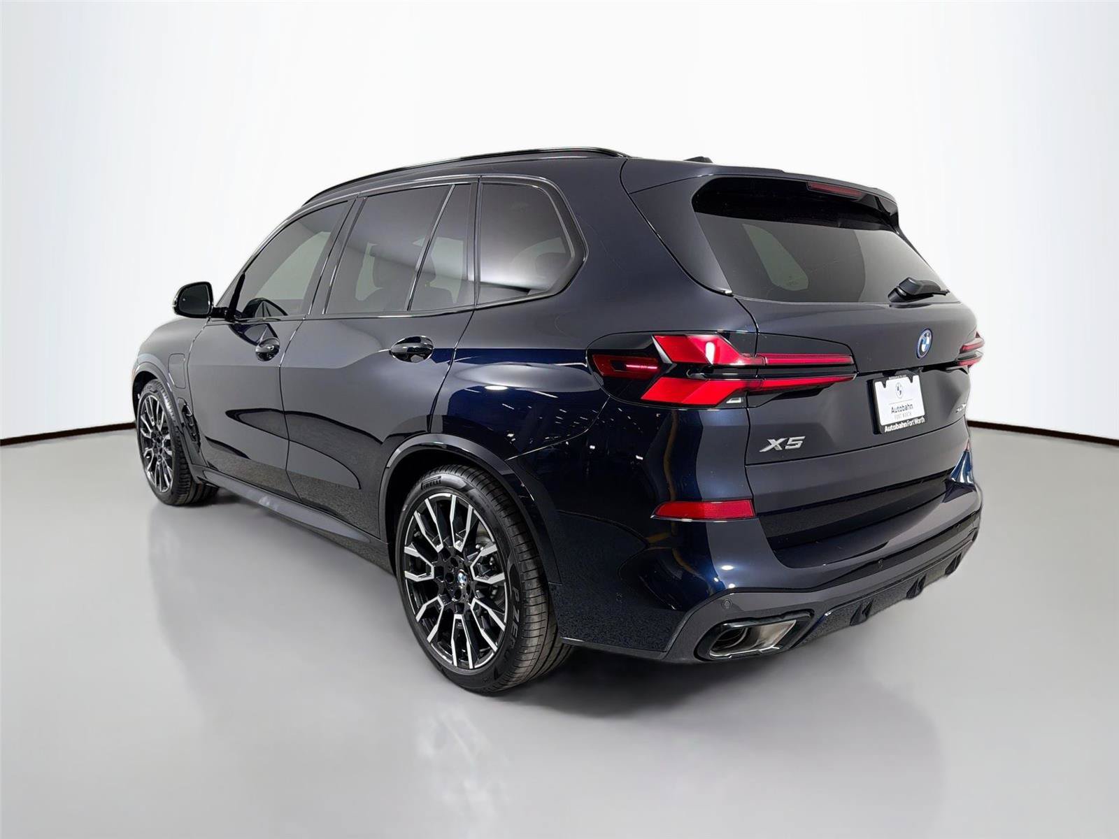 New 2026 BMW X5 xDrive50e w/ M Sport Package AWD/4WD image 7