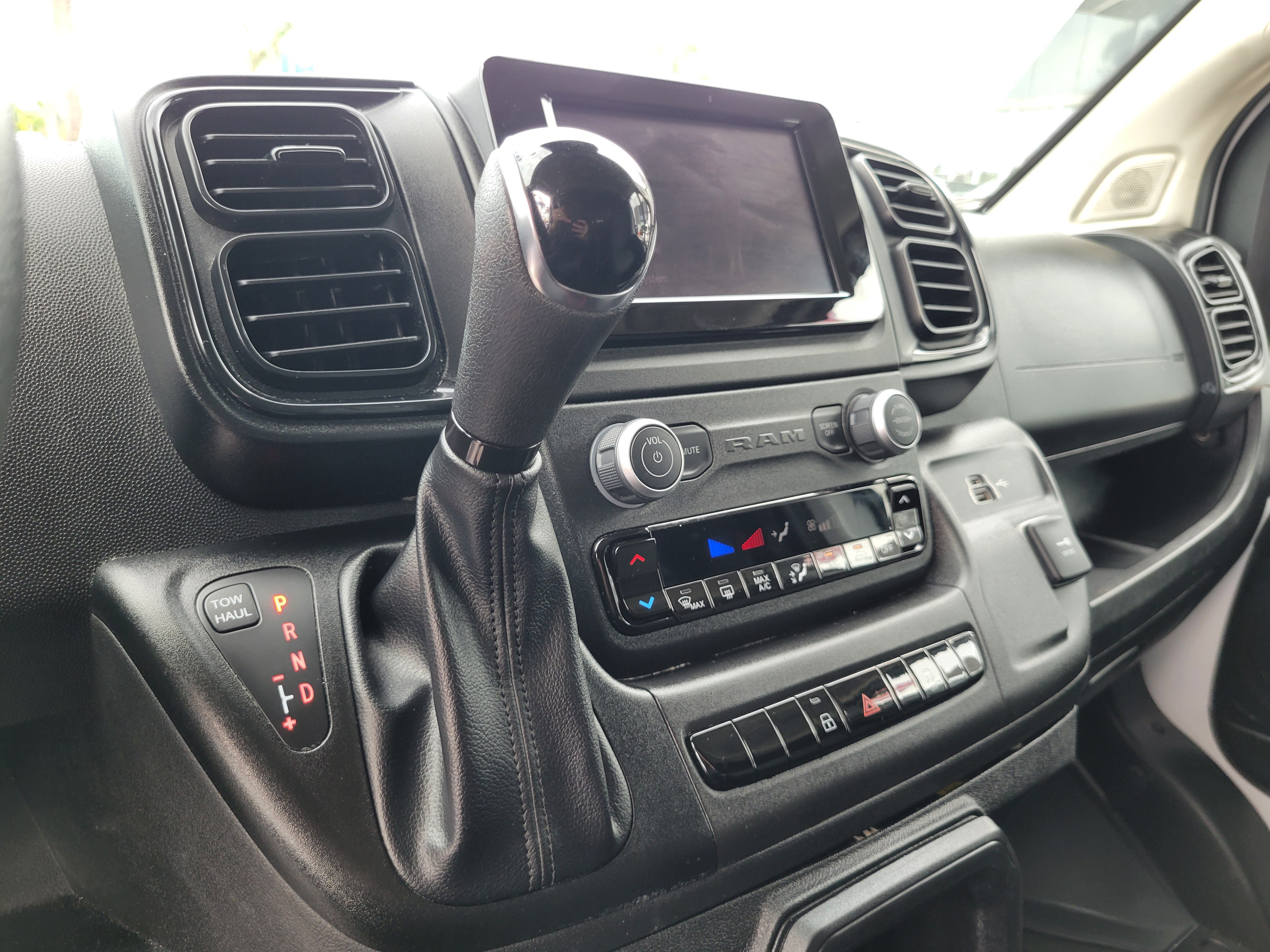 Used 2025 RAM ProMaster 2500 w/ U-Haul Equipment Group FWD image 19