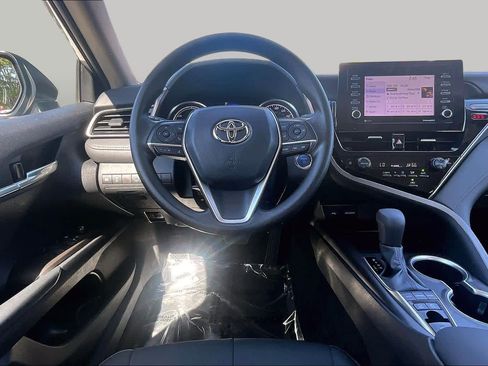 Used 2023 Toyota Camry LE FWD image 6