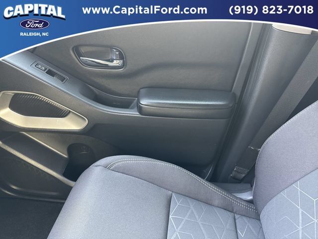 Used 2025 Nissan Frontier SV RWD image 28