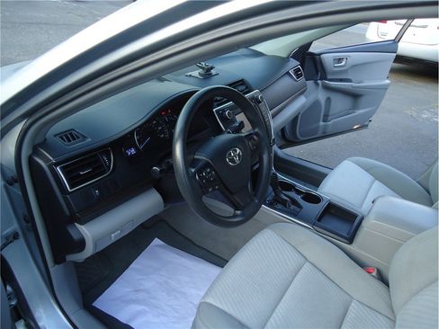Used 2015 Toyota Camry LE FWD image 18