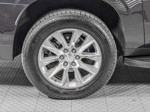 Used 2023 Chevrolet Suburban Premier image 36