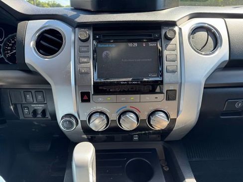 Used 2018 Toyota Tundra SR5 w/ SR5 Upgrade Package AWD/4WD image 28