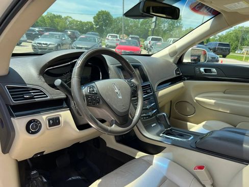 Used 2013 Lincoln MKT AWD image 14