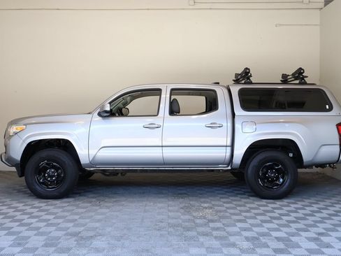 Used 2021 Toyota Tacoma SR AWD/4WD image 7