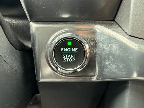 Used 2023 Ford F150 Lariat w/ Trailer Tow Package image 37