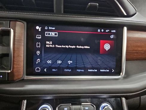 Used 2023 GMC Yukon XL Denali Ultimate w/ LPO, Floor Liner Package AWD/4WD image 17