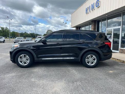 Certified 2023 Ford Explorer XLT w/ Equipment Group 202A RWD image 3