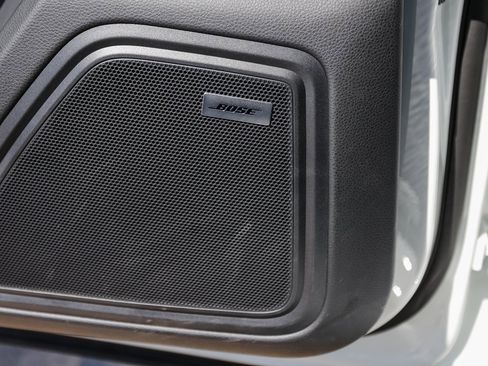 Certified 2025 Porsche Macan Turbo image 22