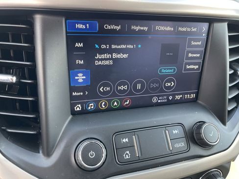 Used 2022 GMC Acadia Denali w/ Denali Ultimate Package image 16