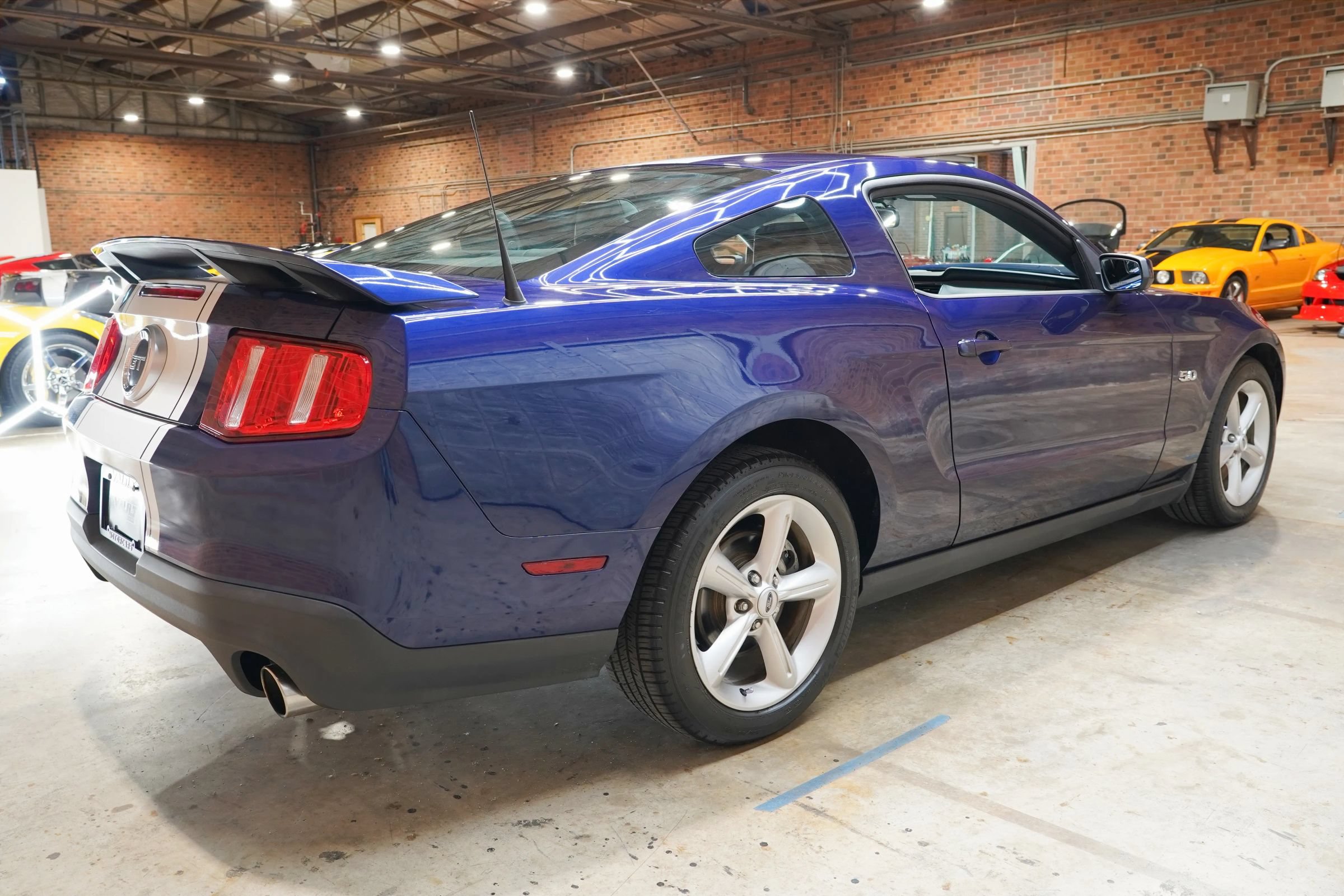 Used 2012 Ford Mustang GT Premium w/ GT Coupe Accessory Pkg 4 RWD image 13