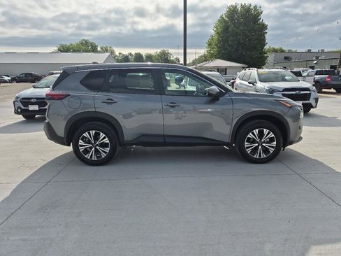 Used 2022 Nissan Rogue SV AWD/4WD image 5