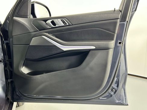 Used 2021 BMW X5 xDrive45e w/ M Sport Package image 9