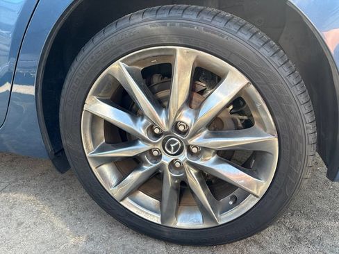 Used 2018 MAZDA MAZDA3 Touring FWD image 9