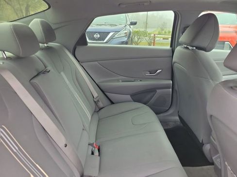 Used 2024 Hyundai Elantra SEL w/ Convenience Package FWD image 31