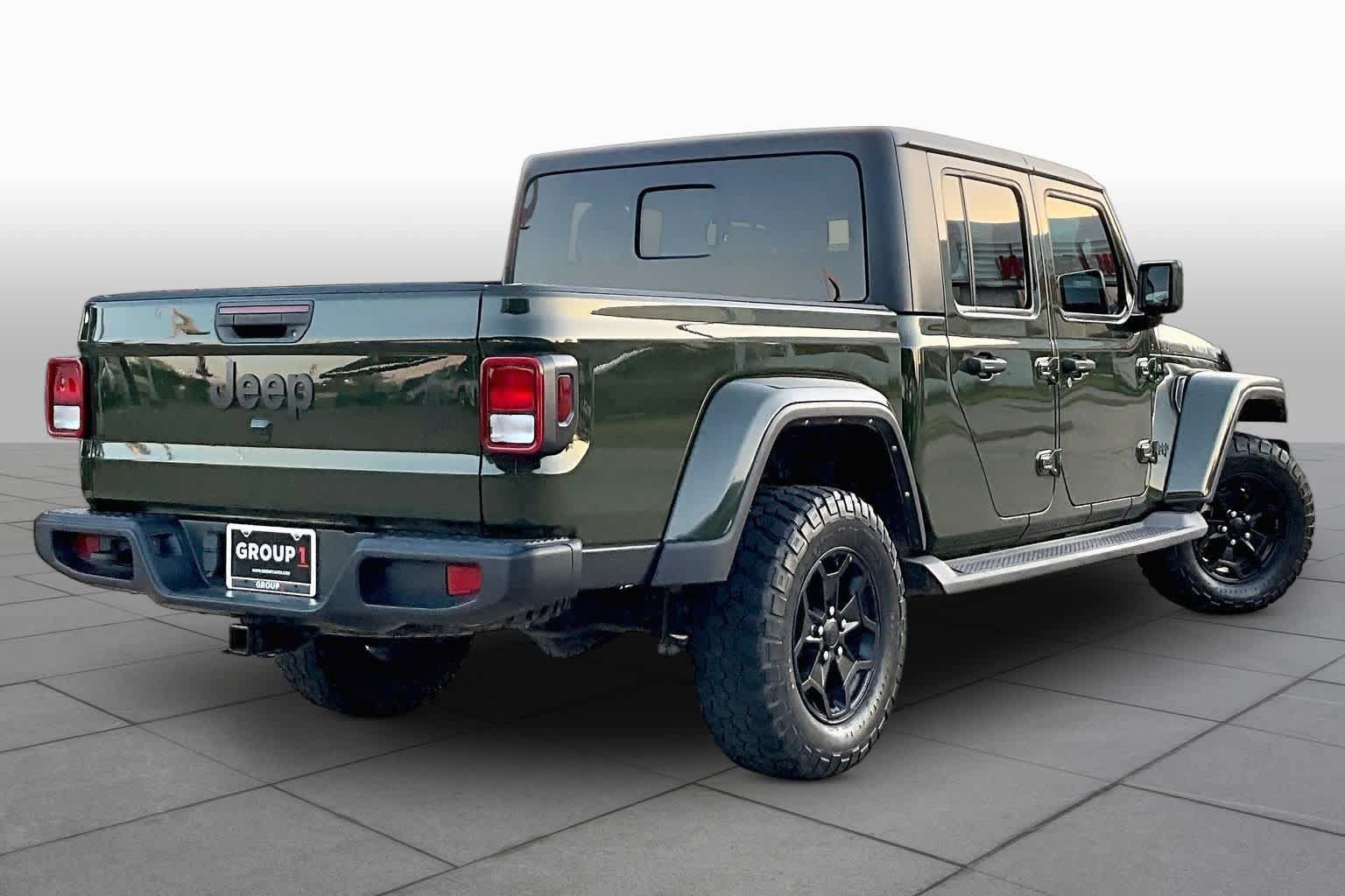 Used 2022 Jeep Gladiator Sport AWD/4WD image 12