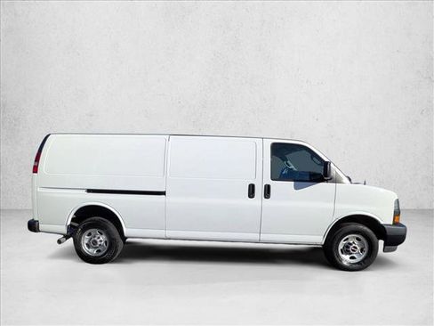 Used 2023 GMC Savana 2500 Extended w/ Driver Convenience Package image 4