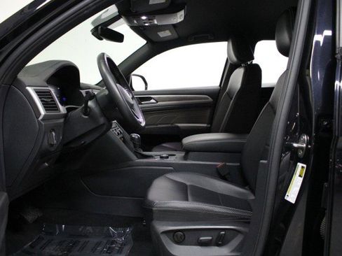 Used 2022 Volkswagen Atlas Cross Sport SE image 7