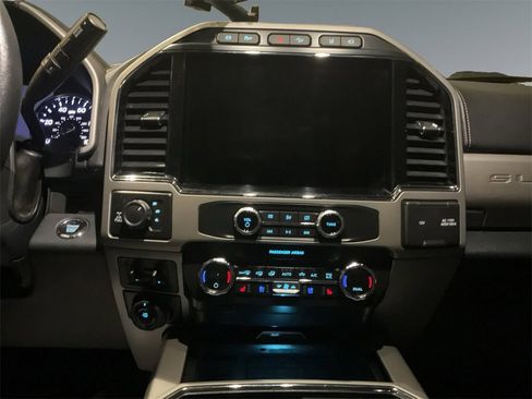 Used 2022 Ford F350 Lariat w/ Black Appearance Package image 11