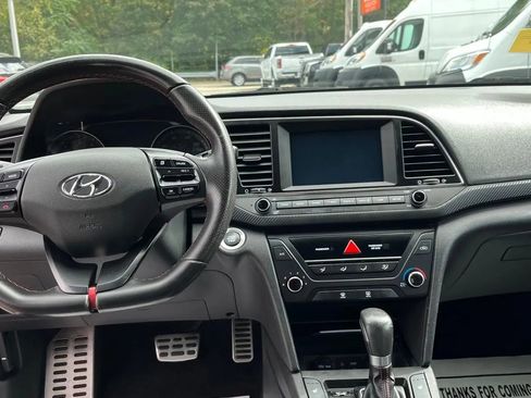 Used 2017 Hyundai Elantra Sport image 10