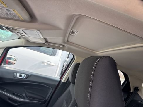 Used 2018 Ford EcoSport SE image 4
